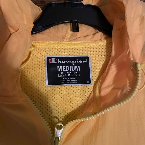 Yellow champion wind breaker never worn (free shipping) - Picture 3 of 4